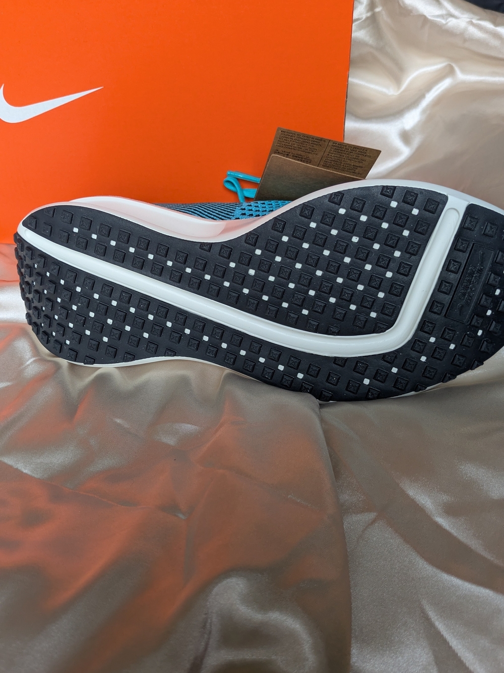 Nike Interact Run Training Sneakers; BNIB size 8.5 - Picture 6 of 7